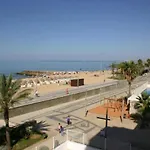 1-bed Sleeps 4 Parking 1 Min To Διαμέρισμα *