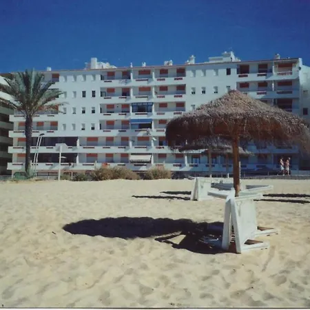 Διαμέρισμα 1-bed Sleeps 4 Parking 1 Min To *
