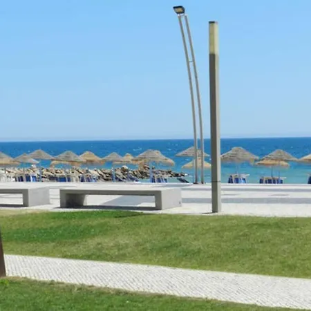 شقة 1-bed Sleeps 4 Parking 1 Min To *