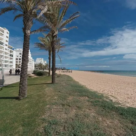 شقة 1-bed Sleeps 4 Parking 1 Min To