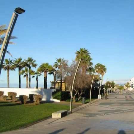 شقة 1-bed Sleeps 4 Parking 1 Min To
