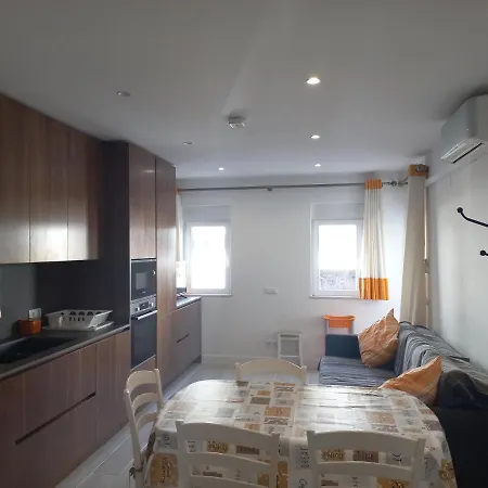 شقة 1-bed Sleeps 4 Parking 1 Min To