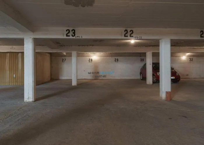 アパート 1-bed Sleeps 4 Parking 1 Min To クアルテイラ