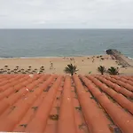 1-bed Sleeps 4 Parking 1 Min To Quarteira