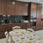 1-bed Sleeps 4 Parking 1 Min To Appartement