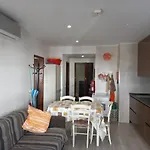 Appartement 1-bed Sleeps 4 Parking 1 Min To